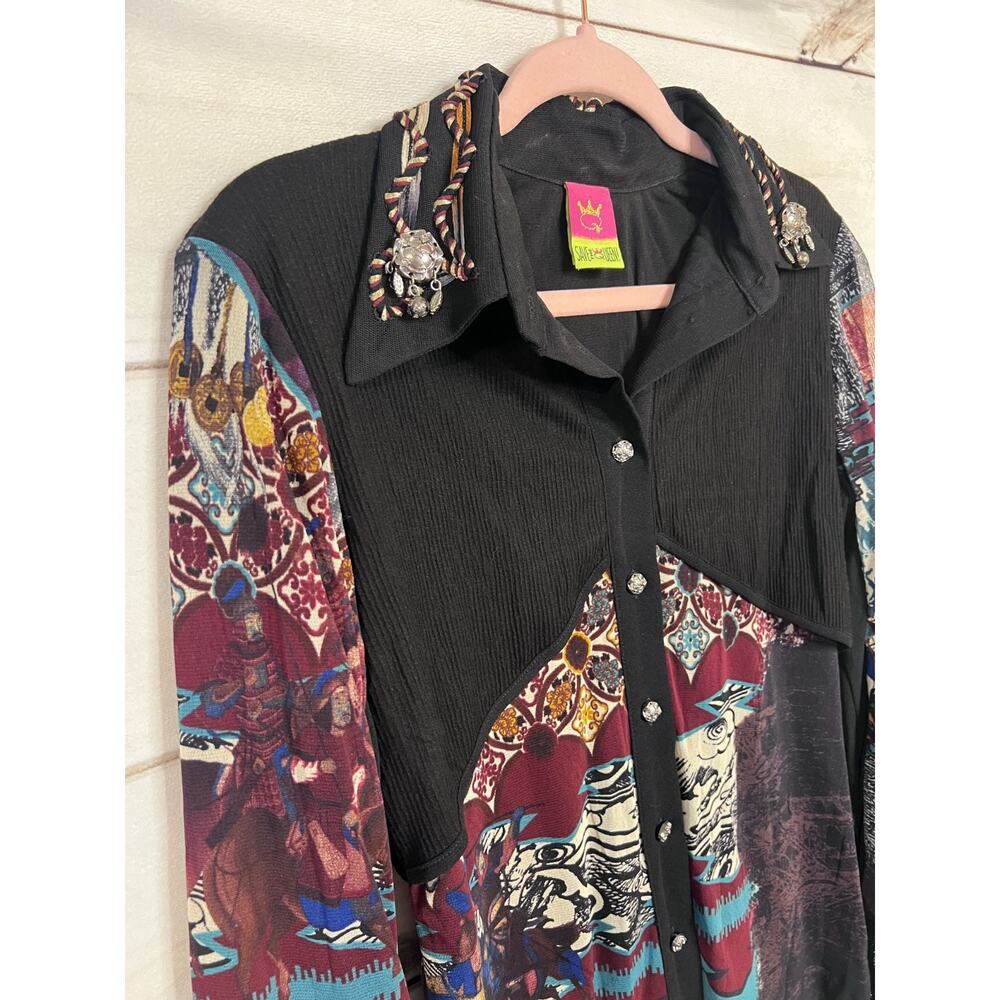 Save The Queen Top Size XL Unique Fun Black Lots of Details - Picture 7 of 8